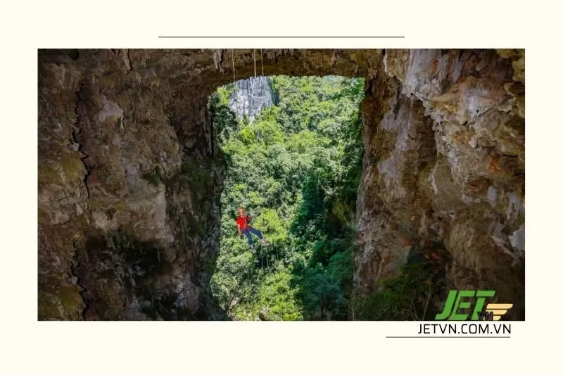 Các hoạt động chính tại Hố sụt Kong