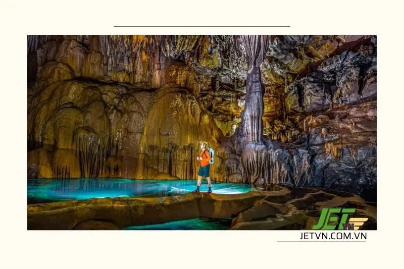 Hoạt Động Du Lịch Tại Hang Hung Thoòng