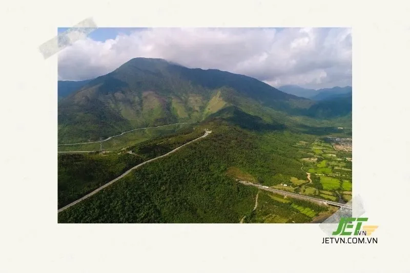 Những địa điểm gần Vũng Chùa Đảo Yến