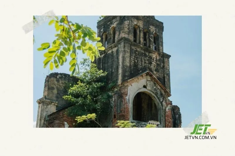 Tham quan nhà thờ Tam Tòa